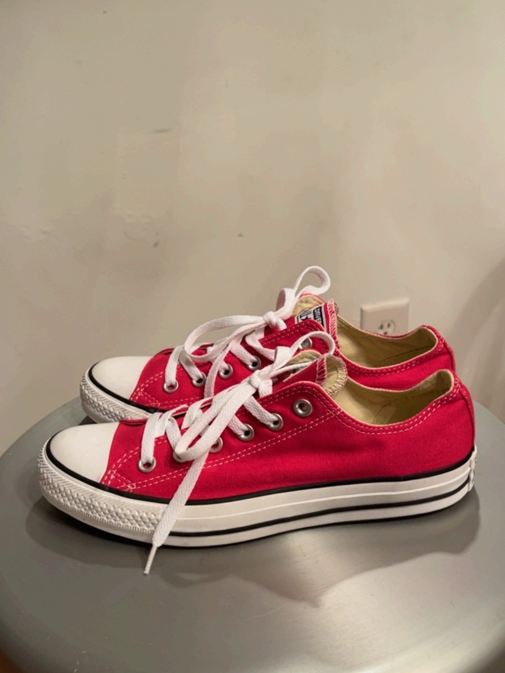 Converse Chuck Taylor All Star Low Top Sneakers Pink Canvas Women’s 9 / Men’s 7